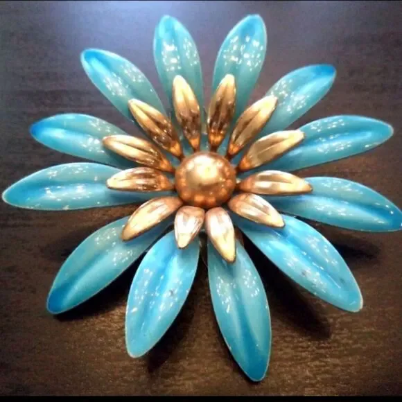 VINTAGE ESTATE SIGNED SARAH COV ENAMELED FLOWER 3 1/4" BROOCH EXCELLENT COND. - Picture 1 of 3